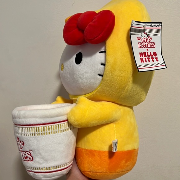HELLO KITTY RAMEN PLUSH - Picture 2 of 2